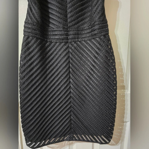 LRL Textured Chevron Scuba Sheath Dress, Vegan Leather Trim, Cage Neck, EUC! - Picture 4 of 14